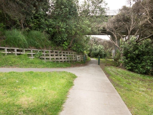 Hamanatua Stream bridge walkway underpass, photo: Andy Cranston